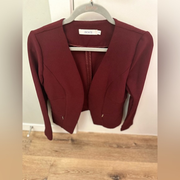 Brand: Rick’s
Size: S
Condition: EUC - Picture 2 of 4